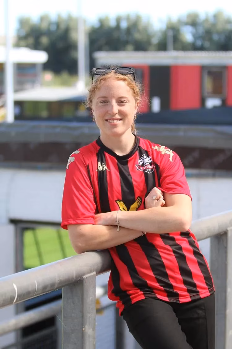 emily-kraft-s-inspiring-journey-at-lewes-fc-from-german-technique-to-english-grit-image-2